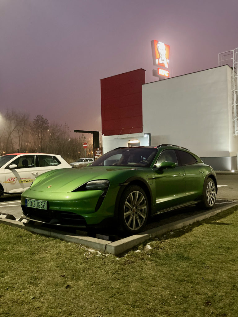 porsche taycan ładowanie 