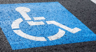 Kuba Wojewódzki przeprasza za parkowanie na miejscu dla niepełnosprawnych. Ale nie tylko za to powinni go odholować