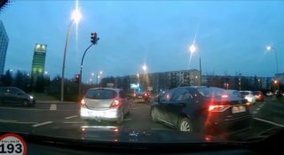 wypadek na skrzyżowaniu