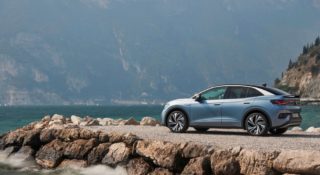 Zaplanuj podróż z elektrycznym Volkswagenem ID.5. Ma na pokładzie odstresowywacz