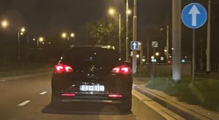 Indywidualne tablice rejestracyjne mogą być obraźliwe. Proszę, oto dowody