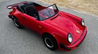 Oto Porsche 911 za 64 500 zł w bardzo dobrym stanie. Rozwija 2 KM
