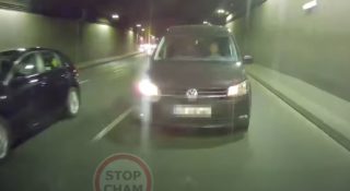 Tunel Wisłostrady w Warszawie, jazda na zderzaku i hamowanie