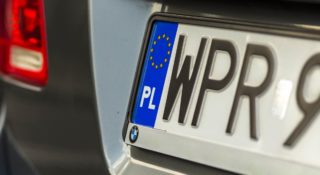 obowiązkowe wyposażenie samochodu