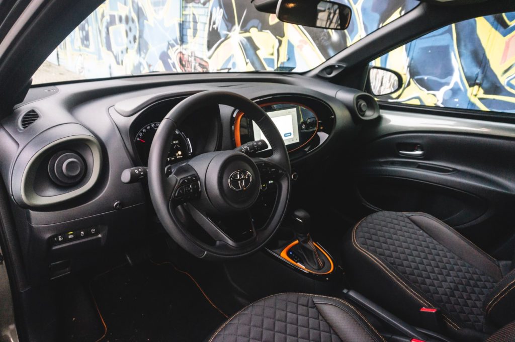 Toyota Aygo X wnętrze