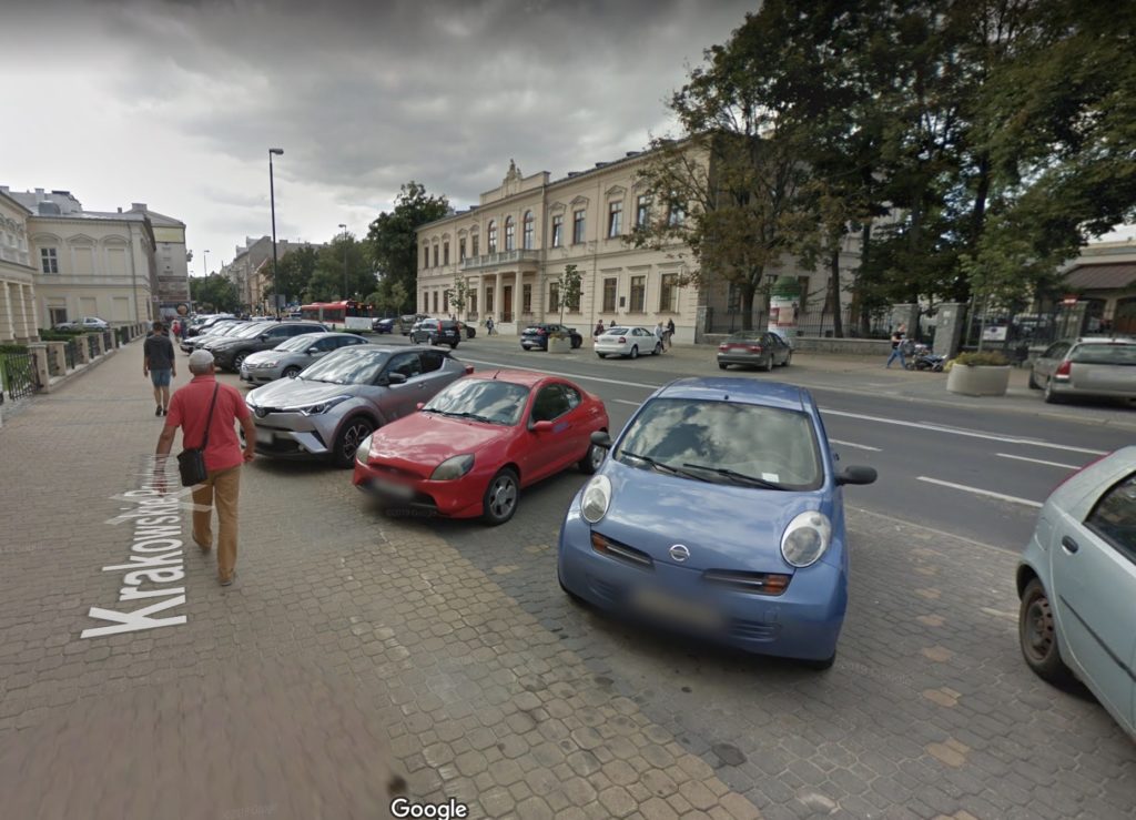 Krakowskie Przedmieście 2017 parkowanie