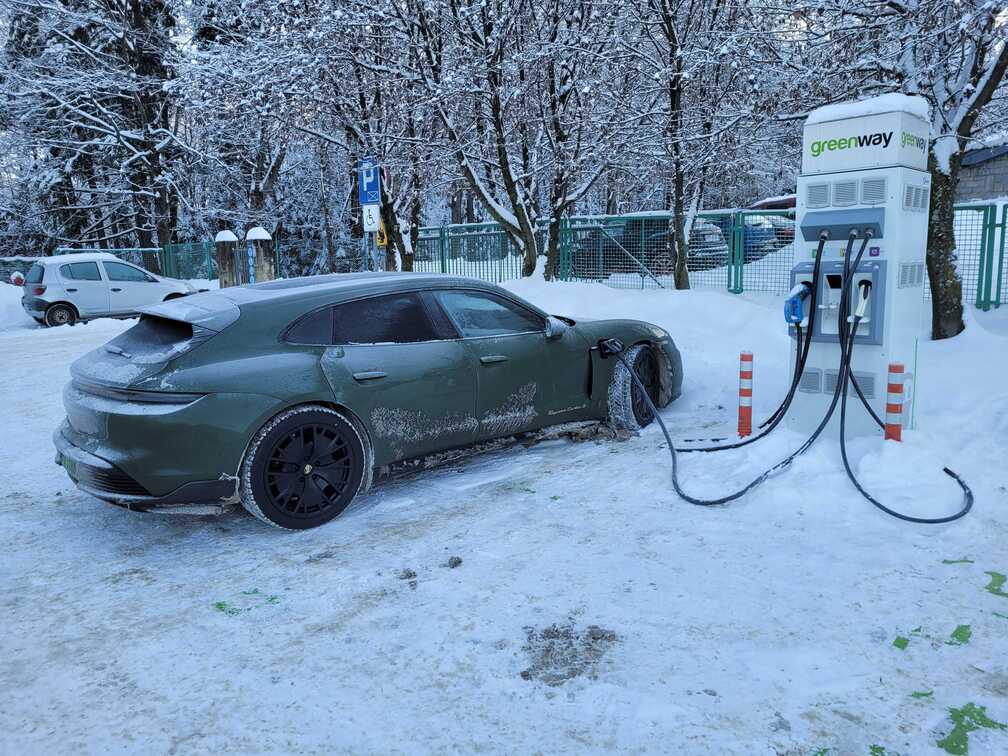 Samochód elektryczny zimą
