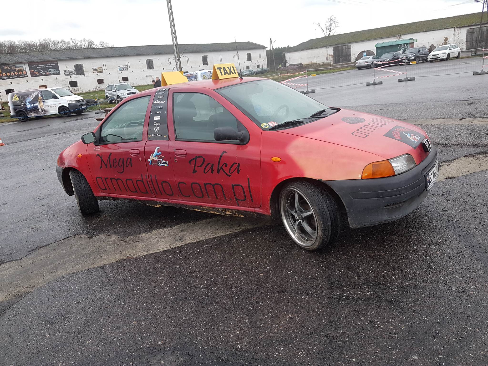 Ten Fiat Punto ma dwa przody. Dzięki temu nigdy nie trzeba nim cofać