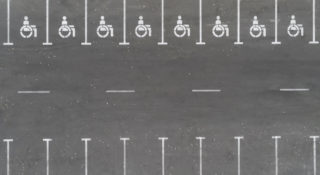 Fikcyjne miejsca dla niepełnosprawnych martwią posłankę. Wyjaśniam, gdzie naprawdę jest luka