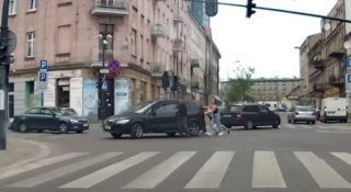 zepchnięcie zepsutego auta