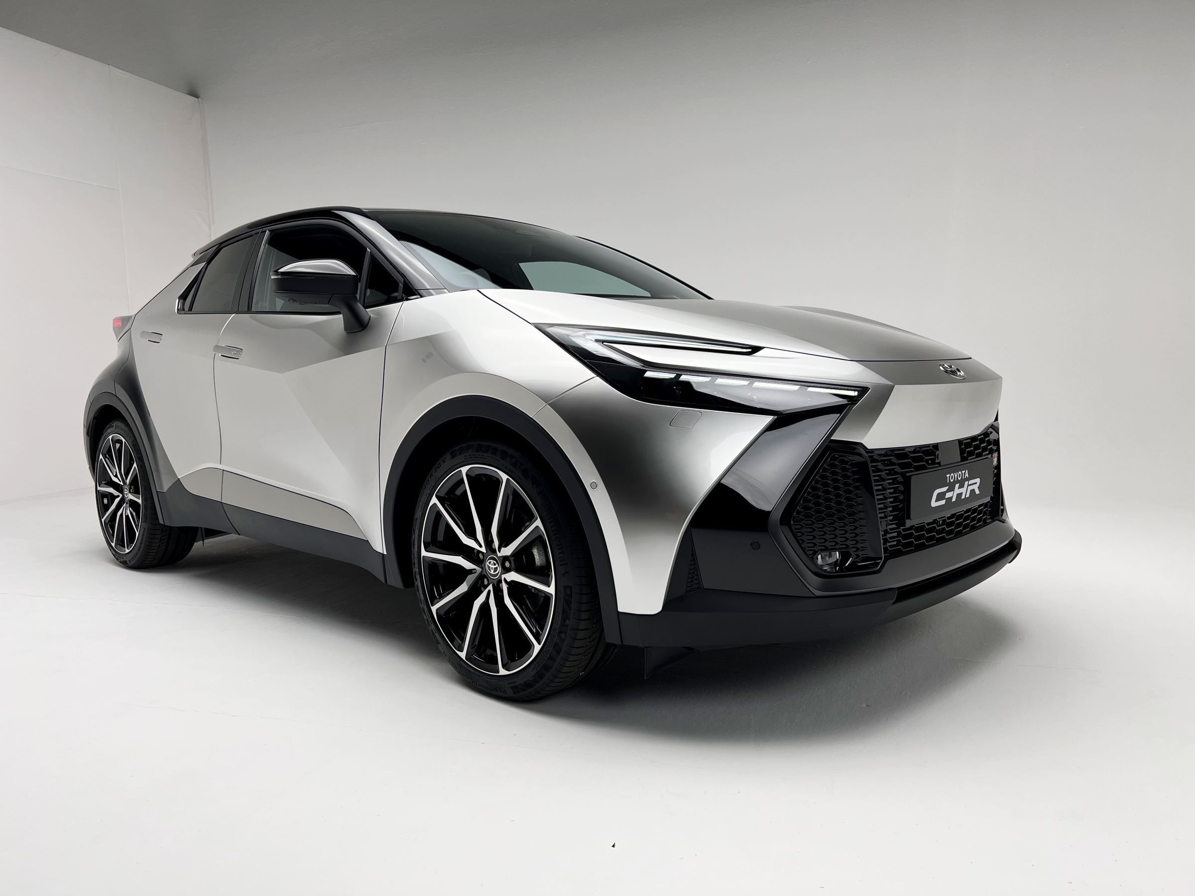 Widziałem na żywo nową Toyotę C-HR. Znowu będziecie się za nią oglądać na drodze