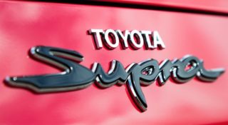 Toyota Supra Cross nie istnieje, nie zrobi ci krzywdy. Tymczasem ktoś zrobił z Supry czterodrzwiowego SUV-a
