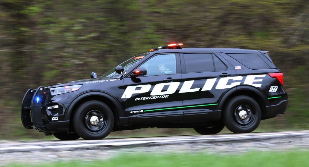 Policja spowodowała, że Ford rezygnuje z hybrydowej wersji swojego popularnego SUV-a