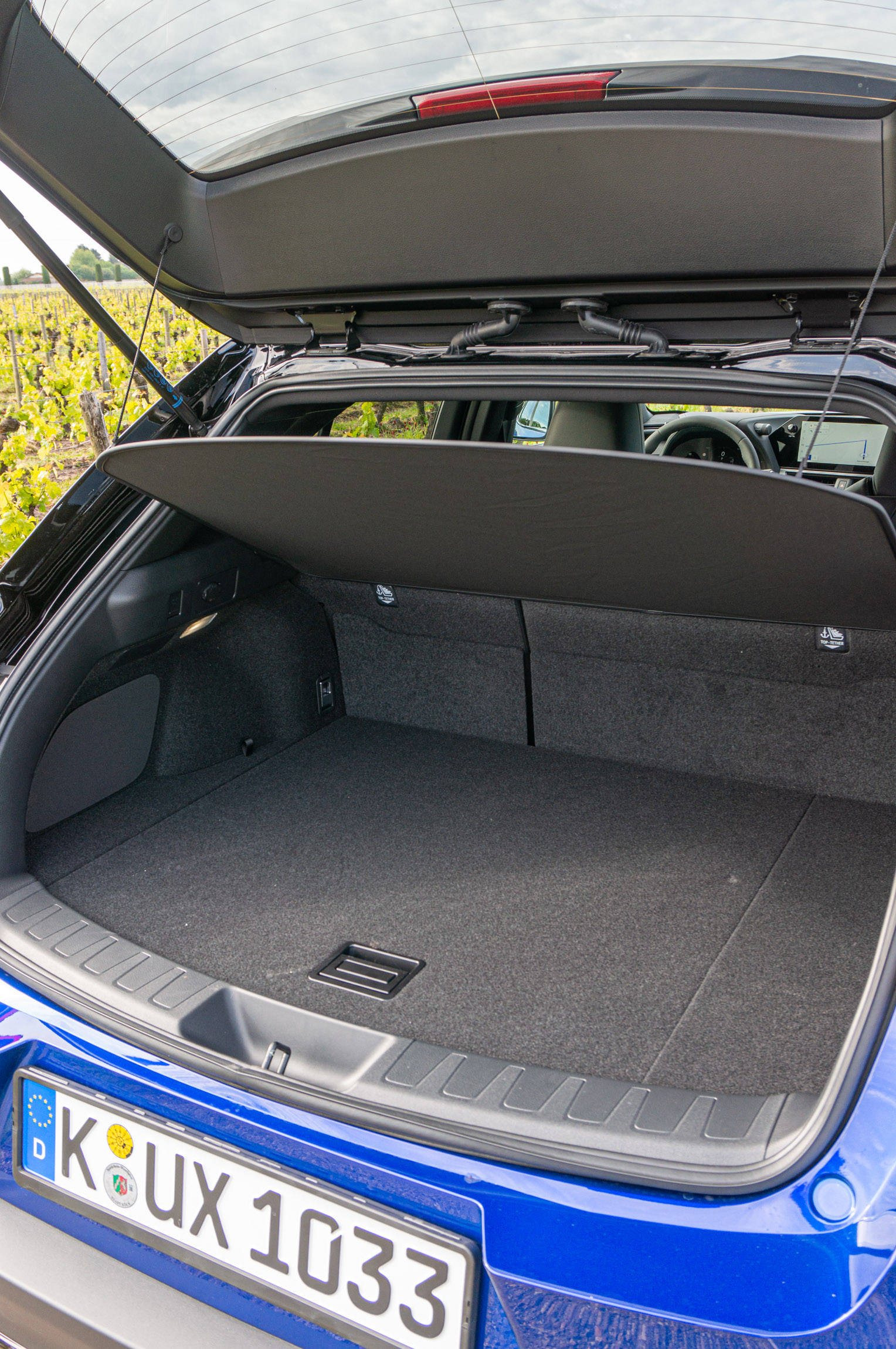 Lexus UX 300h bagażnik