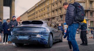 Marka Denza jest pewna siebie, a może nawet bezczelna. Z9 GT ma konkurować z Porsche Panamerą