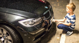 Trudna rozmowa w przedszkolu. Wyniki sprzedaży BMW to cios dla 6-letnich dzieci