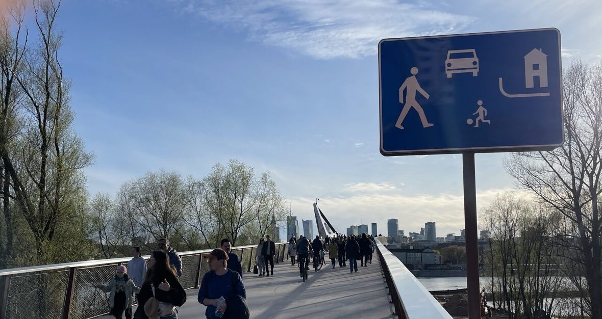 Pojechałem na nowy most nad Wisłą w Warszawie. To strefa zamieszkania