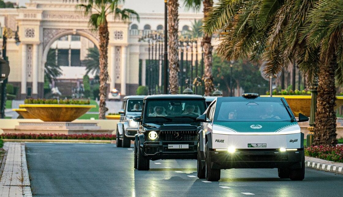 Tesla Cybertruck policja Dubaj