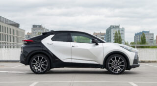 Nowe Toyoty z ogromnymi rabatami. Rynkowy hit do 20 tys. zł taniej