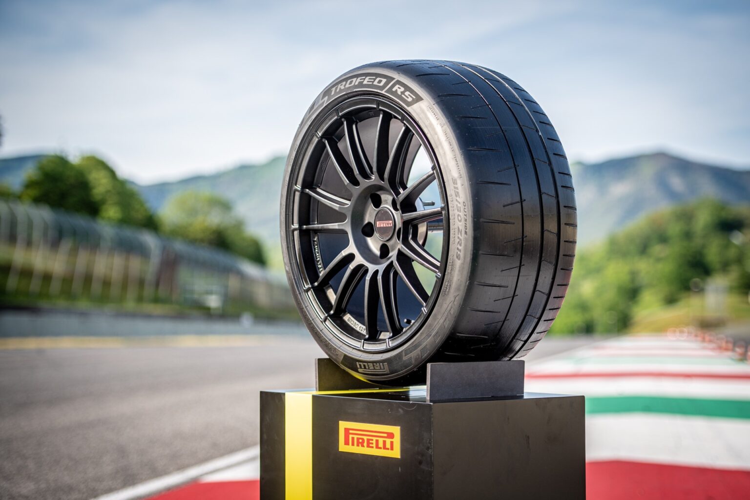 Pirelli P Zero Cyber Tyre 