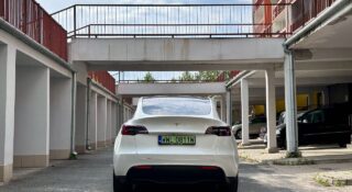 Tesla Model Y coraz bliżej liftingu. Nowa wersja zmruży oczy