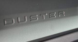 50 twarzy plastiku w nowej Dacii Duster. Pozbawiona wstydu