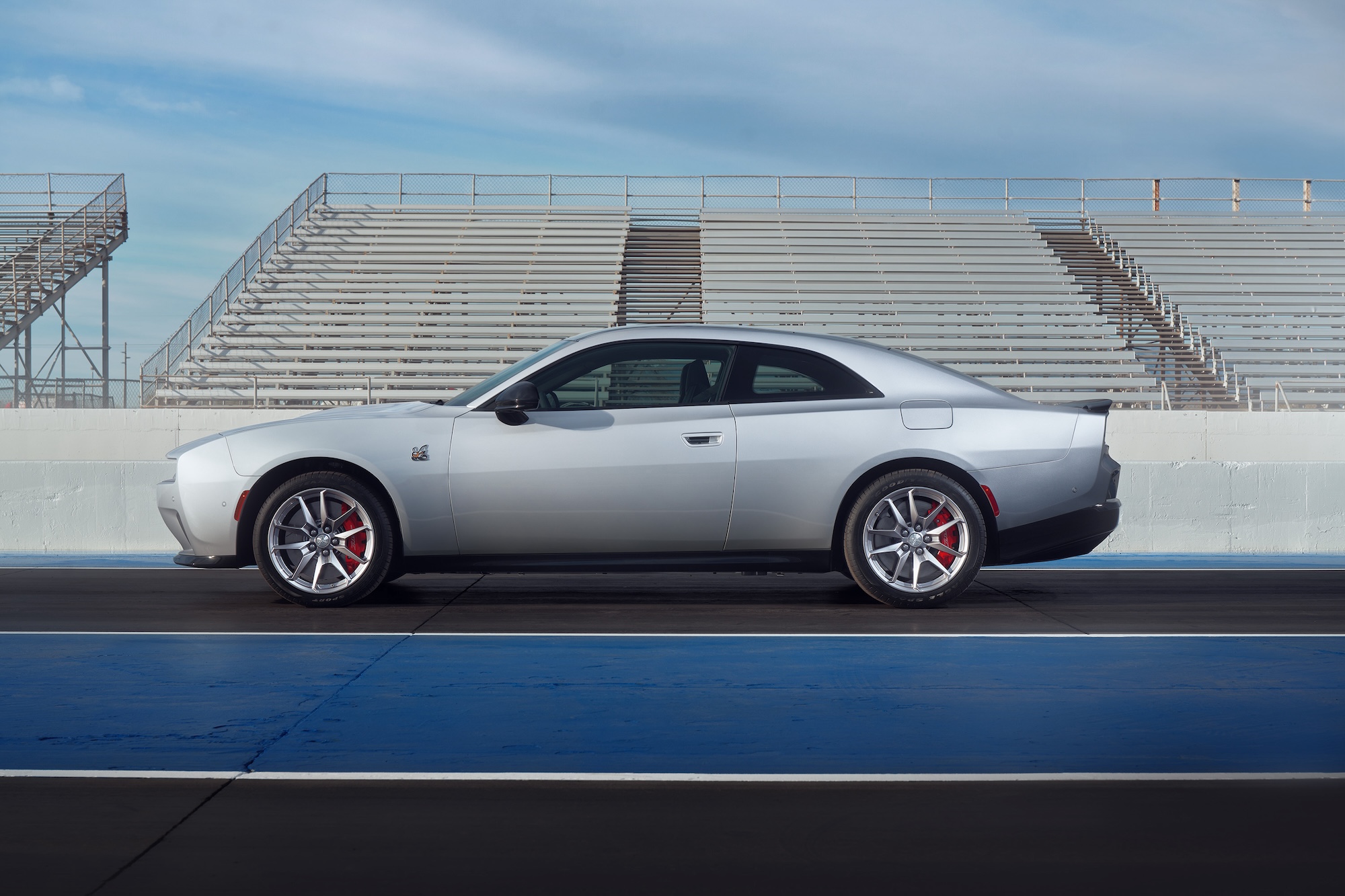 The all-new Dodge Charger presents a distillation of muscle car design through a modern muscular exterior that focuses on function, avoids excess and subtly acknowledges inspiration from the clean, timeless lines of its predecessors.