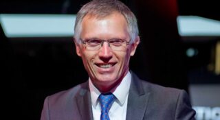 O nie! Nasz ulubiony CEO koncernu motoryzacyjnego może stracić robotę. To wpłynie na polskie fabryki