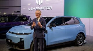 Nowy model Leapmotor zaprezentowany w Paryżu. Tychy czekają z otwartymi taśmami