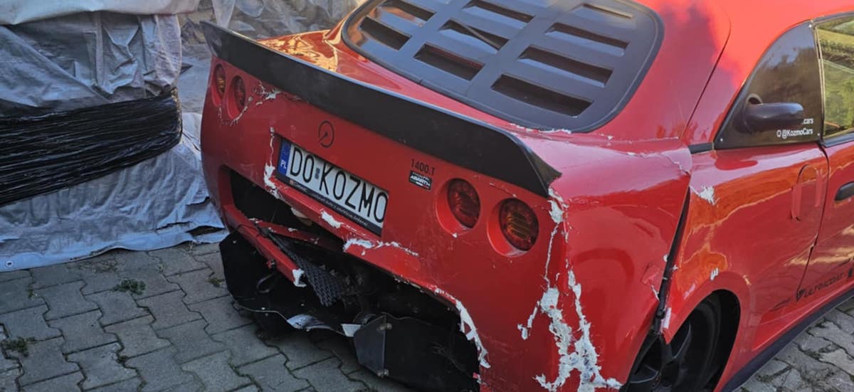 Najszybszy polski kit-car rozbity przez kierowcę Priusa. Mamy nagranie z tego zdarzenia