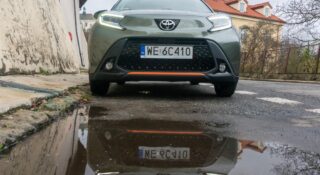 Hitowy SUV Toyoty przejdzie lifting. Będzie wyglądał groźnie