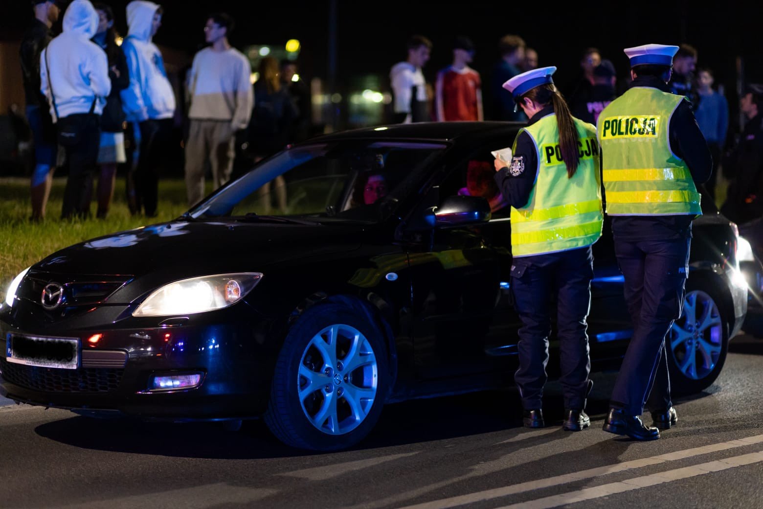 Policjant chce cię wylegitymować? Zadaj mu to jedno pytanie