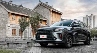 Przestudiowałem wyposażenie nowych SUV-ów DFSK.  Baza spoko, prestiż nie bez wad