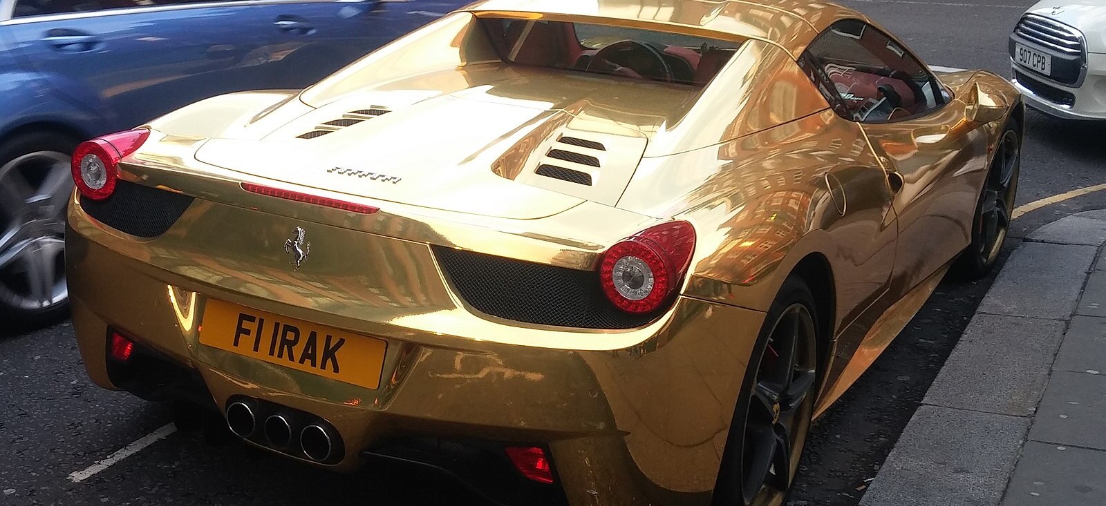 gold złote Ferrari