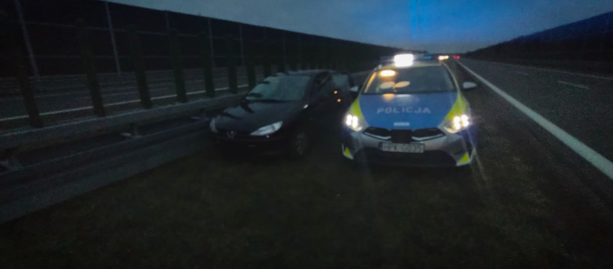 87-latek nad ranem jechał autostradą pod prąd. Tłumaczenia zaskoczyły policję