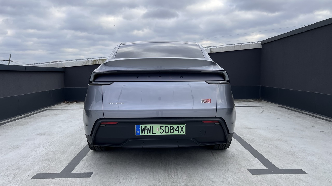 tesla model y juniper 2025 class="wp-image-639609" 