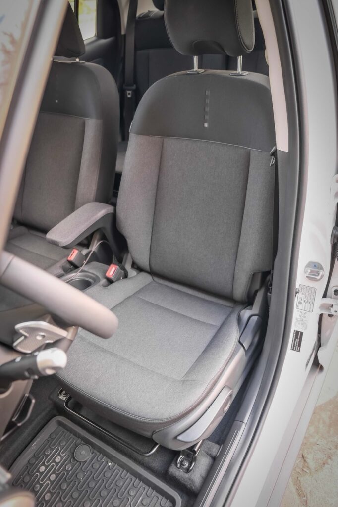 https://ocs-pl.oktawave.com/v1/AUTH_2887234e-384a-4873-8bc5-405211db13a2/autoblog/2025/04/Hyundai-Inster_28-682x1024.jpeg