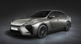Najnowszy Lexus właśnie został pokazany w całości. Już go chcesz, a to nawet nie jest SUV