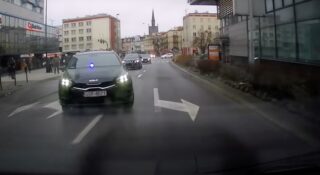 Co grozi za bezprawne używanie niebieskich świateł? Zależy kto miga