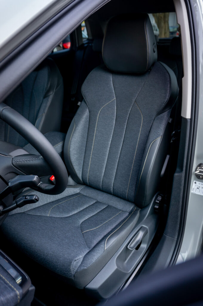 https://ocs-pl.oktawave.com/v1/AUTH_2887234e-384a-4873-8bc5-405211db13a2/autoblog/2025/04/skoda-elroq-08-680x1024.jpg
