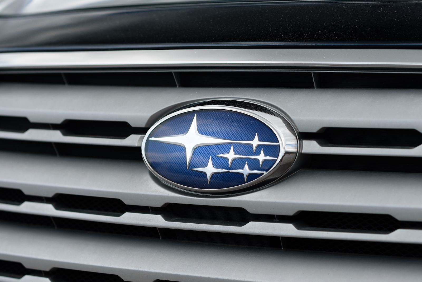 Subaru też miało swój model z silnikiem z tyłu. Ale potem stwierdziło, że na środku będzie lepiej