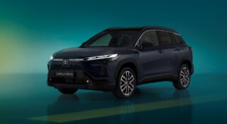 Nowa Toyota Corolla Cross wjeżdża na bogato. Tak wygląda hit sprzedaży