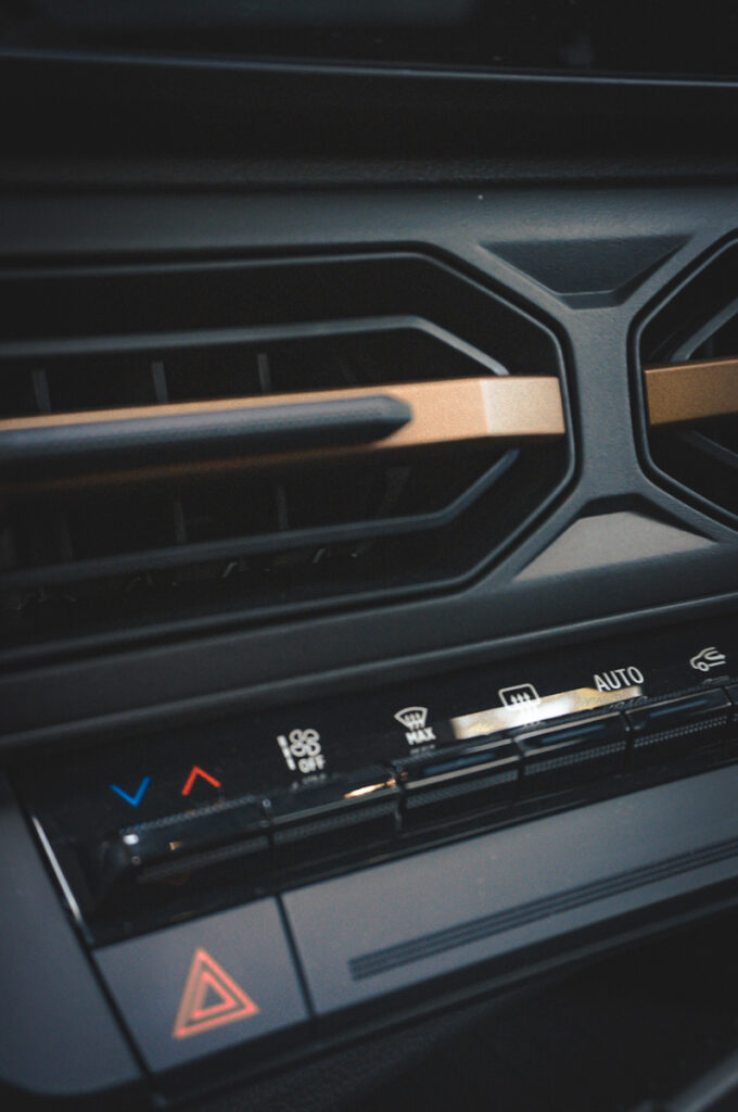 https://ocs-pl.oktawave.com/v1/AUTH_2887234e-384a-4873-8bc5-405211db13a2/autoblog/2025/05/dacia-bigster-4x4-03-2-680x1024.jpg
