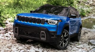 Poprzedni Jeep Cherokee podzielił klientów na dwie grupy. Nowa generacja spróbuje je pojednać