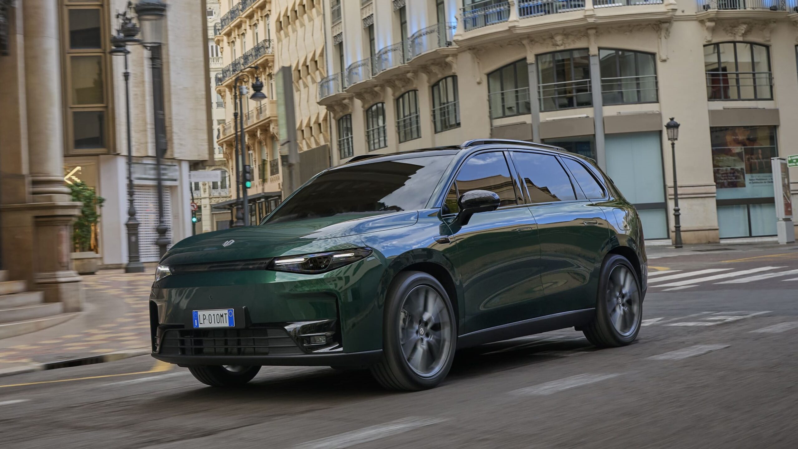 Chiński SUV Stellantis dostaje takie zmiany, że on chyba nie będzie już tani
