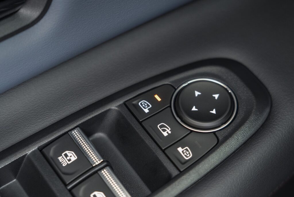 https://ocs-pl.oktawave.com/v1/AUTH_2887234e-384a-4873-8bc5-405211db13a2/autoblog/2025/05/nissan-micra-2025-48.07-1024x686.jpg