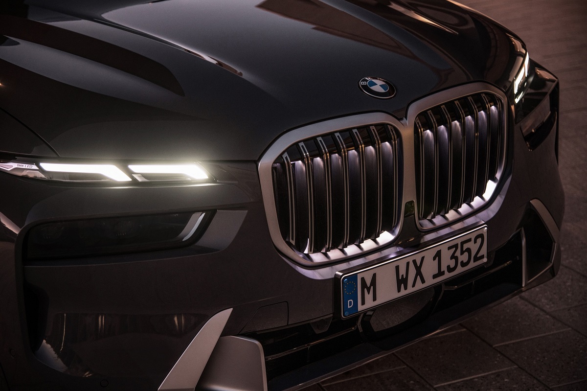 Największy SUV BMW będzie jeszcze większy. A to dopiero początek zmian