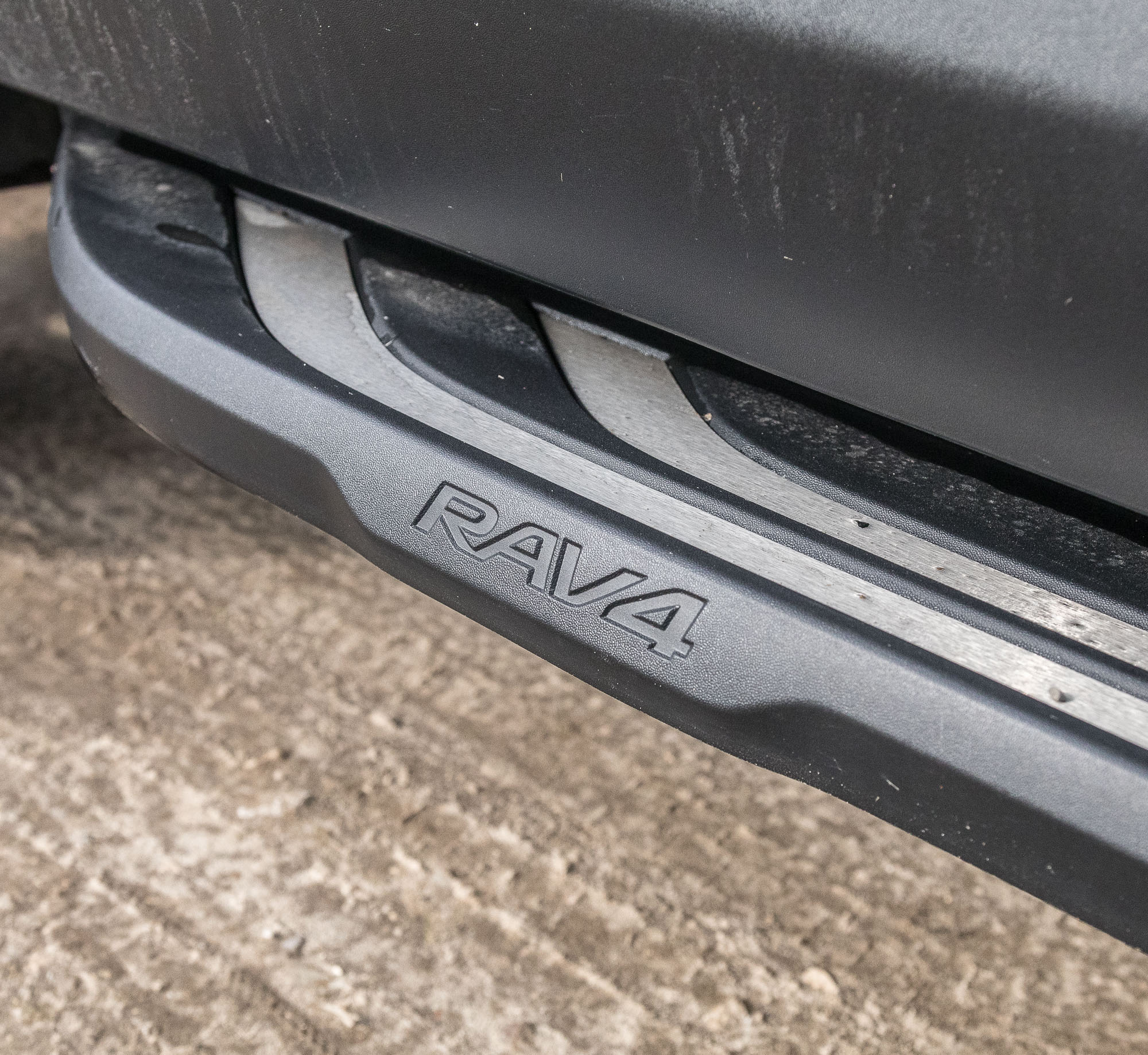 Nowa Toyota RAV4 nadchodzi. Zdjęcia pokazują hit, a twój pies ją pokocha