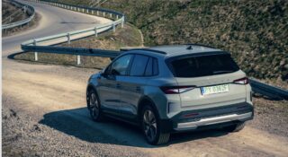 Skoda Elroq nie puszcza drona z dachu, nie brodzi w wodzie i nie lata w kosmos. Bo nie musi