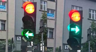 W Krakowie postawili nielegalny sygnalizator świetlny. Nikt go nie rozumiał, aż ktoś w końcu zrozumiał